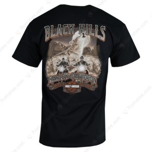 Black Hills Riders Vintage Harley-Davidson T-Shirt, Wolf Howling at Moon with Motorcycle Design