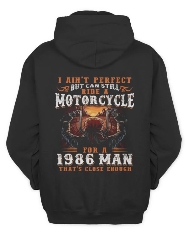 1986 Man Motorcycle Hoodie – Vintage Biker Sunset Design