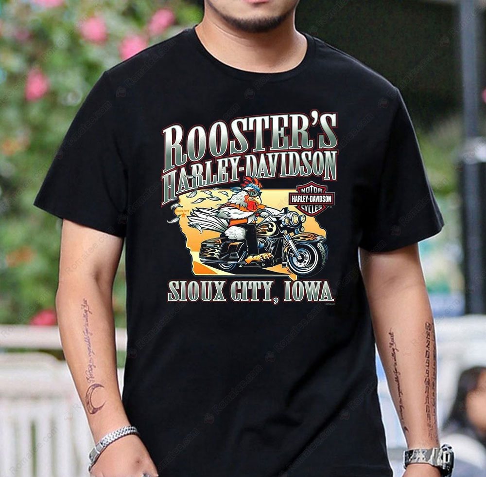 Rooster's Harley-Davidson Sioux City Iowa Vintage Motorcycle Graphic Tee Rooster's Harley-Davidson Sioux City Iowa Vintage Motorcycle Graphic Tee