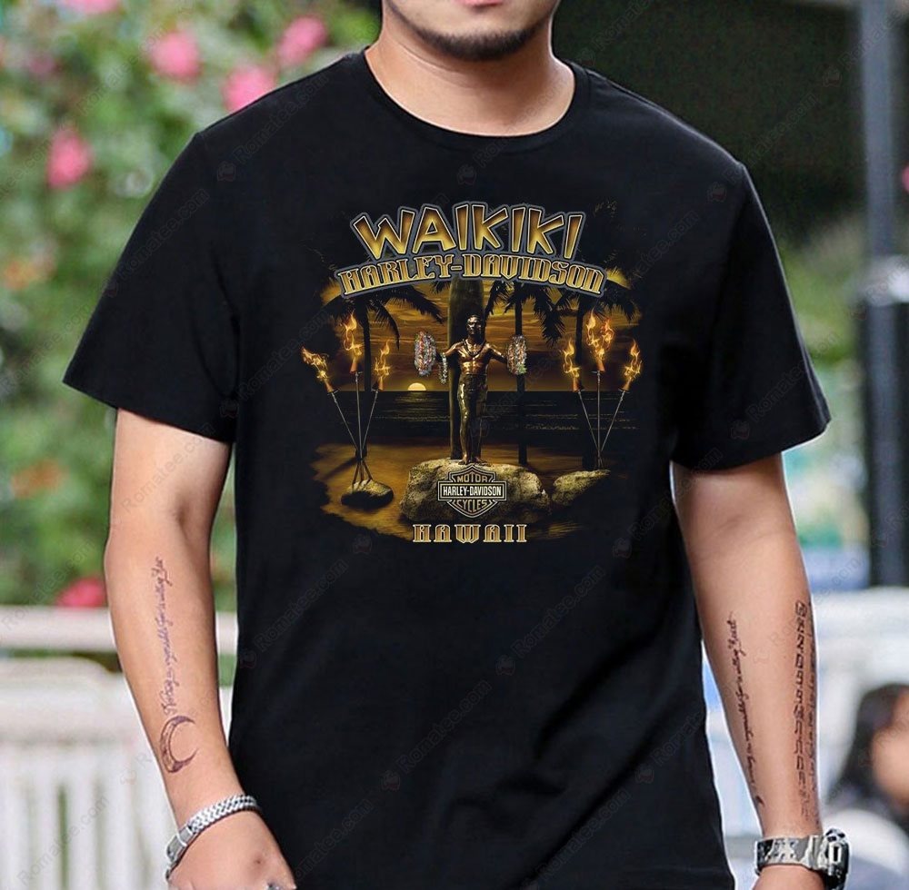 Waikiki Harley-Davidson Hawaii Tropical Sunset Graphic Tee with Tiki Statue Design Waikiki Harley-Davidson Hawaii Tropical Sunset Graphic Tee with Tiki Statue Design